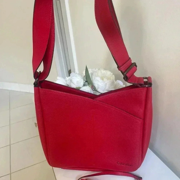 Calvin Klein beautiful red color, two-piece, Crossbody bag, in new condition - Picture 6 of 16